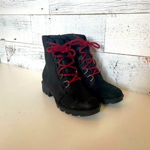 Sorel Lennox Boots Black with Red Laces Size 7